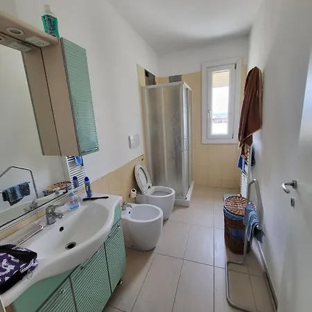 Splendido Con Vista Su San Marino Sul Mare Di Miramare Apartman